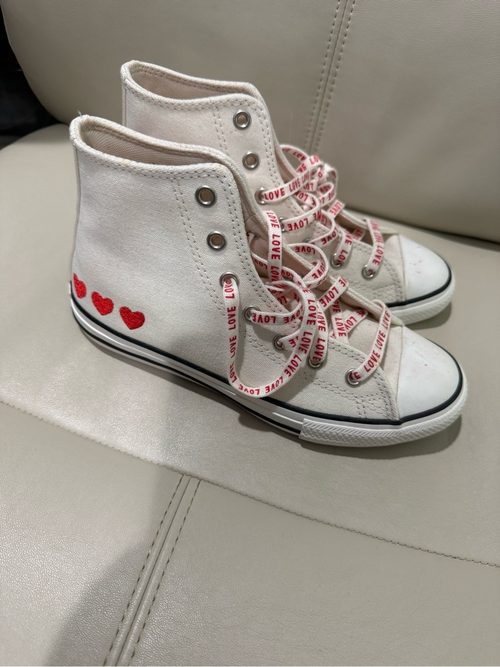 Converse White High-Top Kids Sneakers with Red Heart Details - Picture 5 of 5